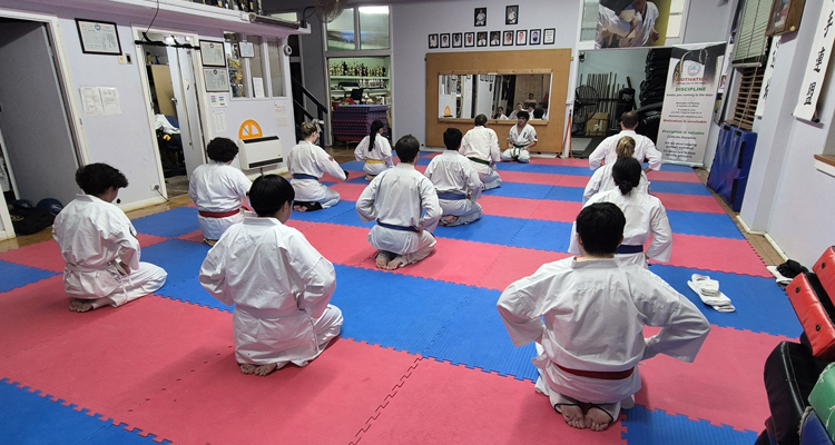 Students in seiza